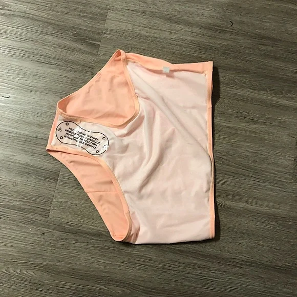 Cupshe Highwaisted Bikini Bottom - Picture 4 of 4